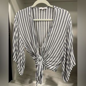 Olivaceous white/blue stripe wrap top